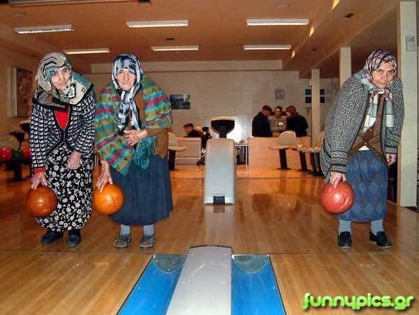 Τα Κορίτσια Παίζουν Bowling